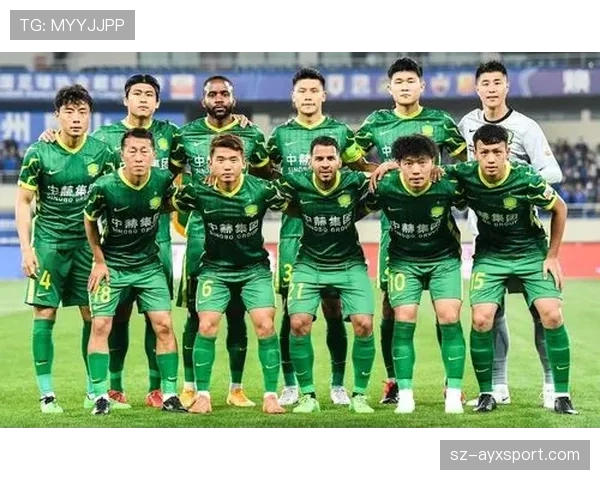 上海申花备战强敌防线调整成为训练课重点